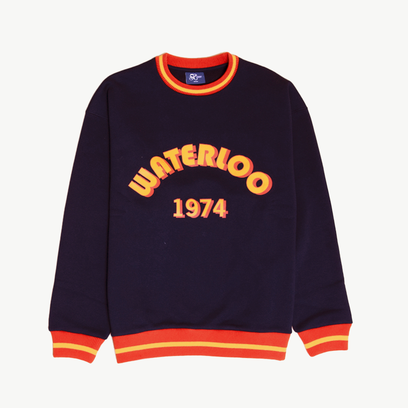 https://images.bravado.de/prod/product-assets/product-asset-data/abba/abba/products/507397/web/437498/image-thumb__437498__3000x3000_original/ABBA-Waterloo-Sweater-navy-507397-437498.6697118c.png